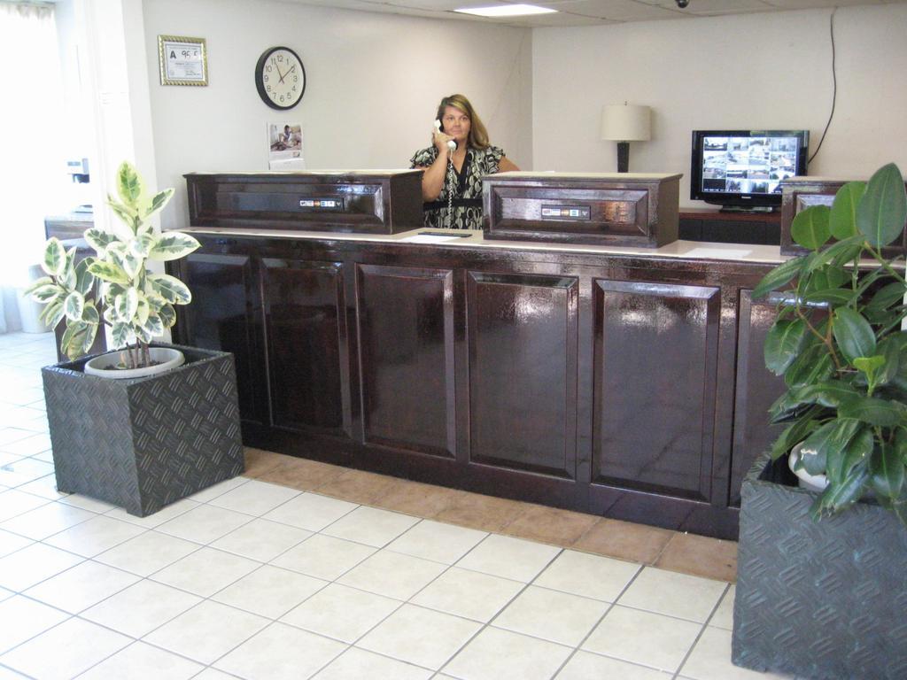 Charlotte Express Inn Dış mekan fotoğraf